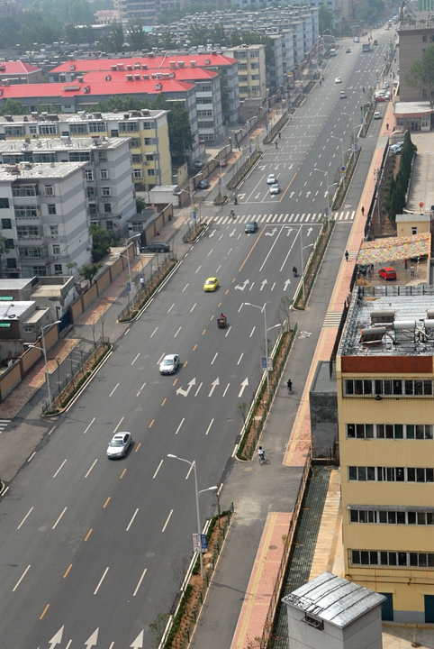 济南市玉函路北段（舜玉路至马鞍山路）道路排水蘑菇视频