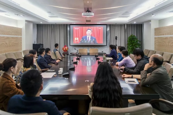 蘑菇视频
干部员工喜迎十九大：令人鼓舞，催人奋进